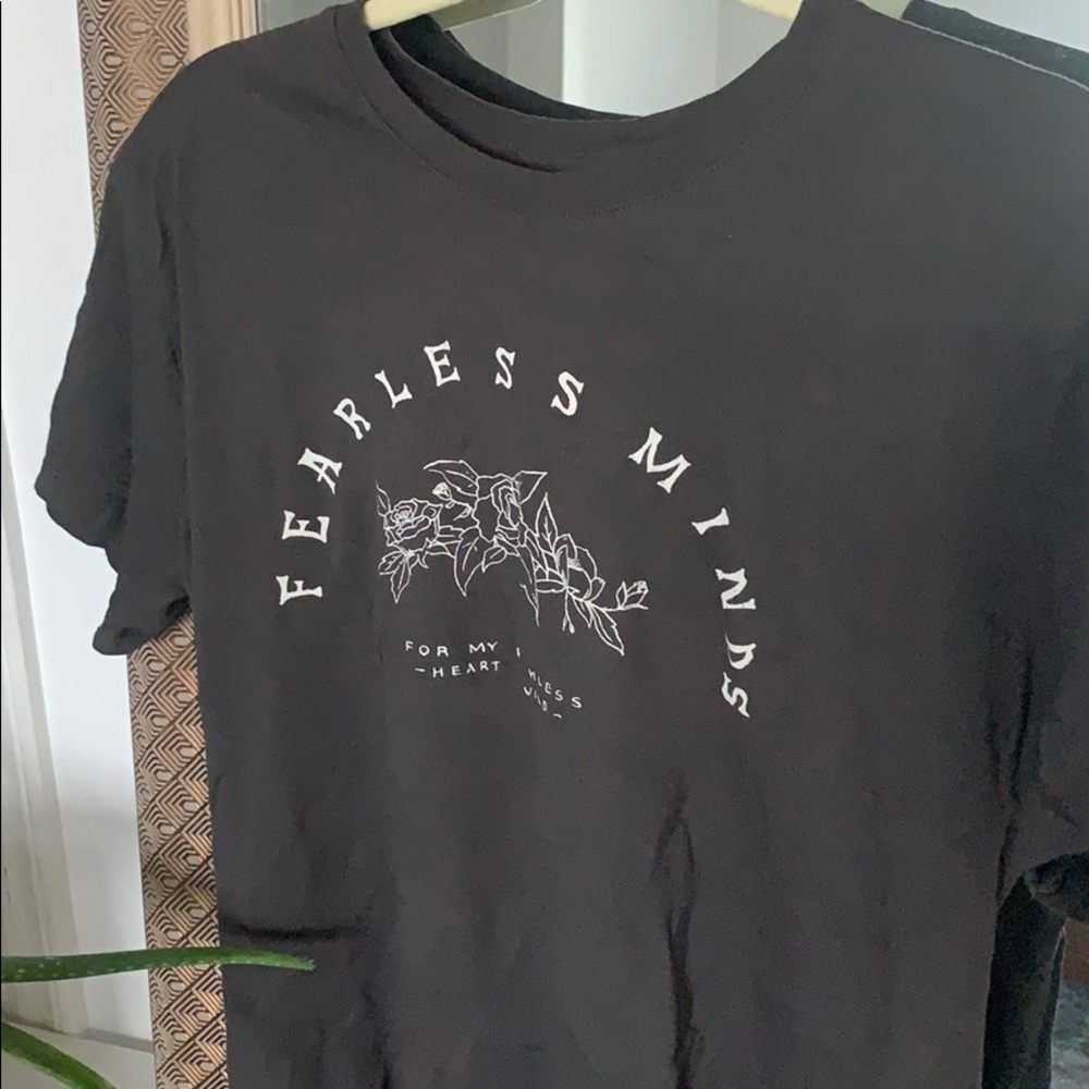 Grey graphic tee